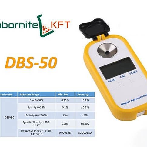 Žltý digitálny refraktometer s otvoreným krytom, nápisom DBS-50 a anglickou tabuľkou údajov.